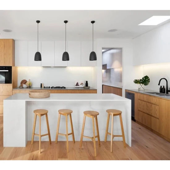 Foshan Professional Customization White Lacquer Shaker MDF Kitchen Cabinet Furniture for Villas
